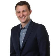 Travis Loomis Headshot