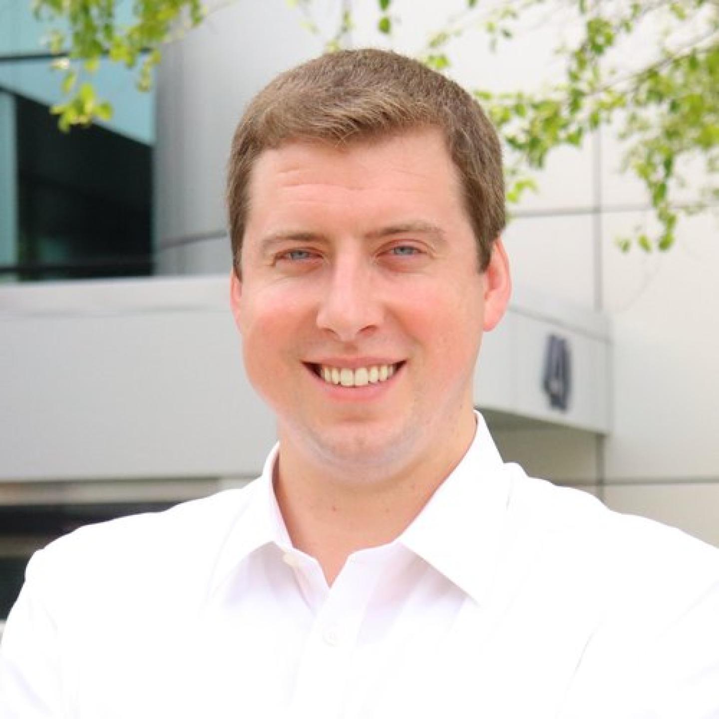 Tim Abbot Headshot - Zenyth