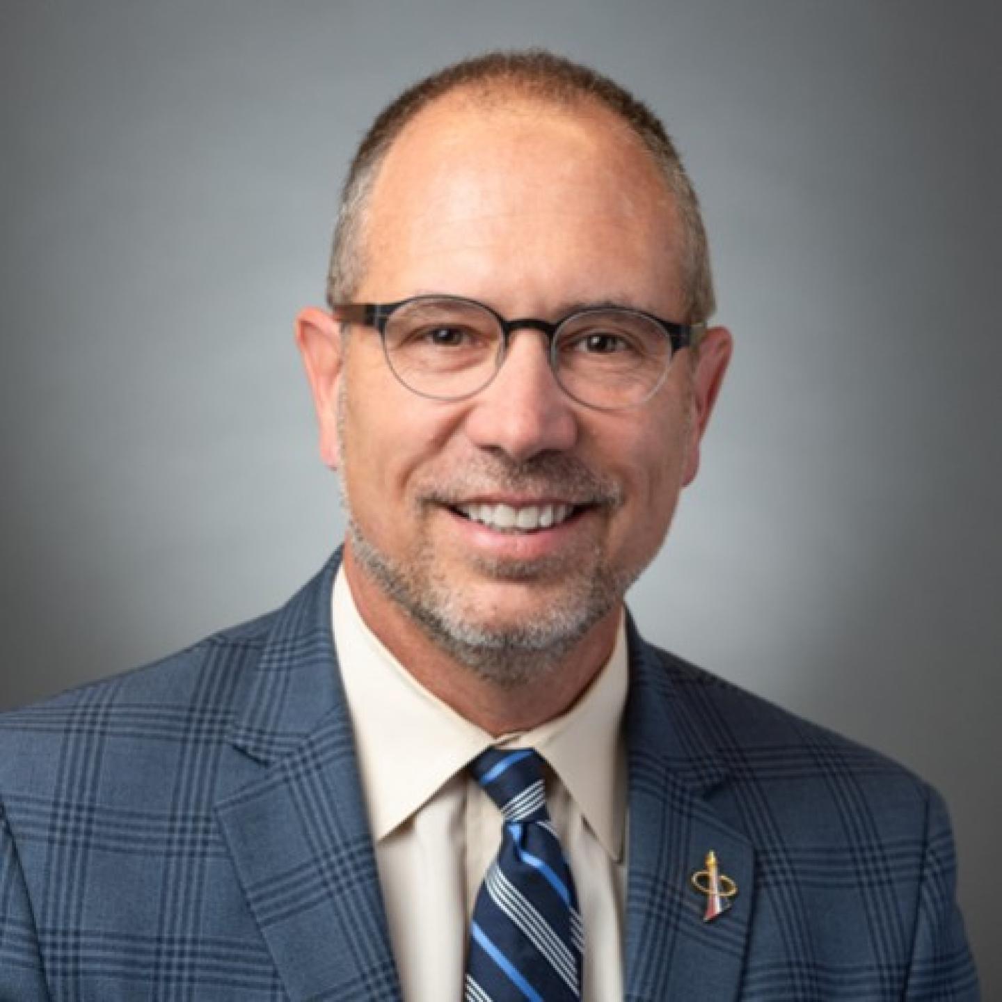 Greg Autry_Headshot.jpg