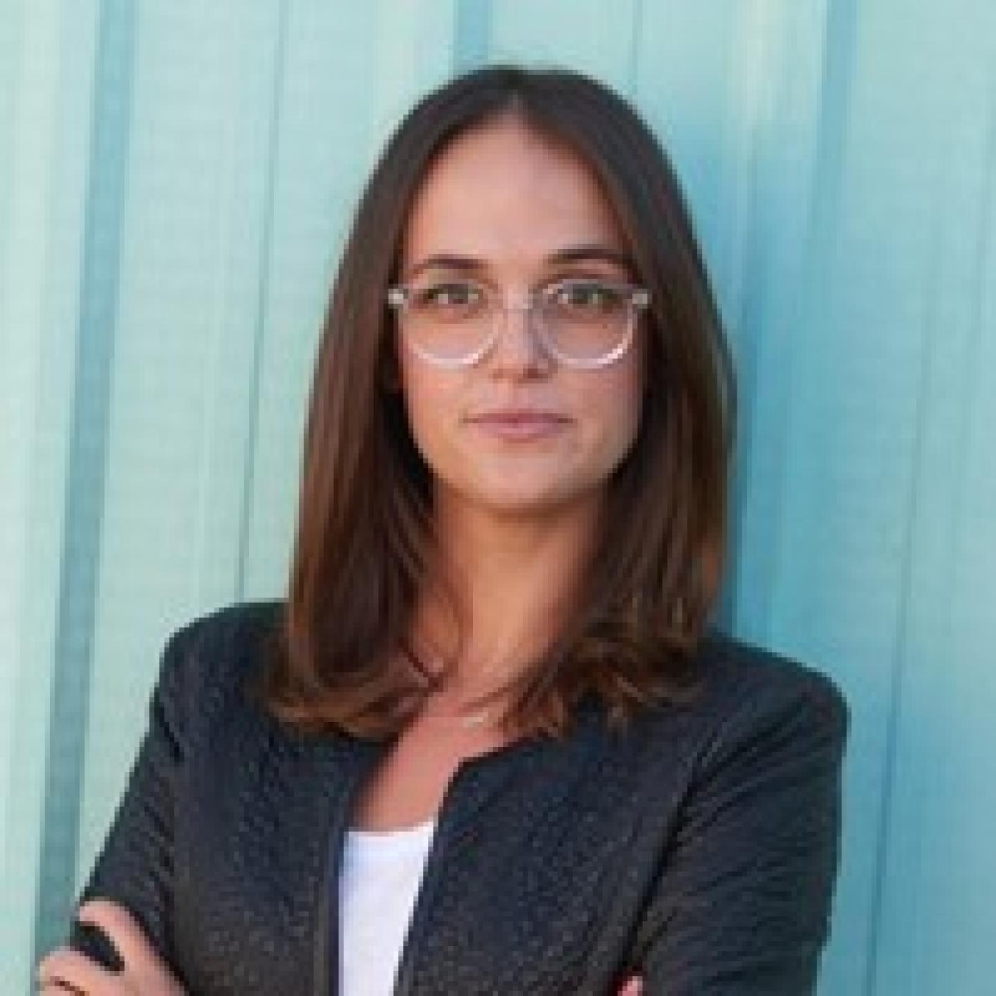 Maggie Connors_Headshot.jpg