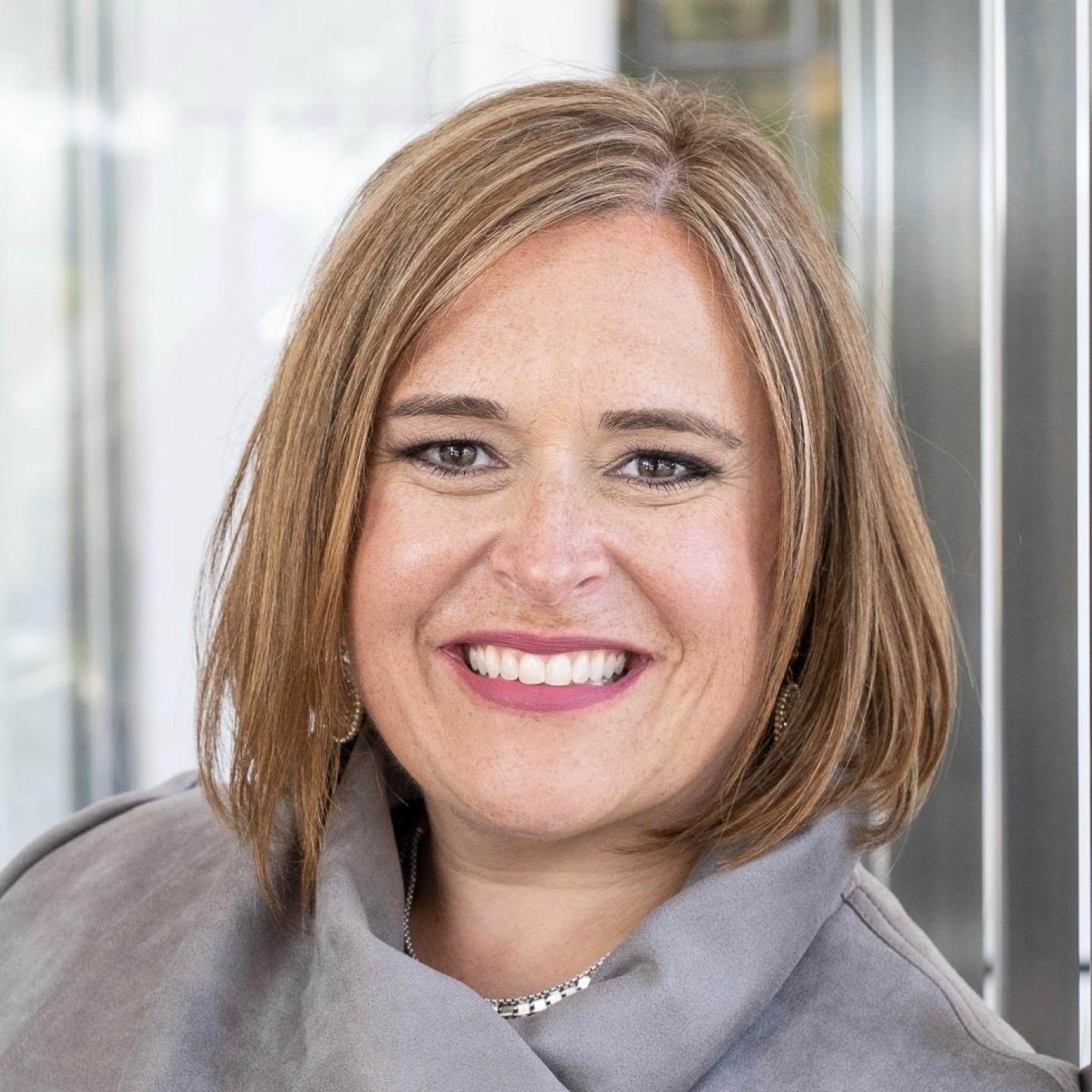 Amy Whipple Headshot