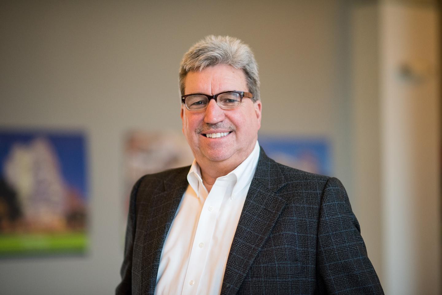 Steve smith headshot.jpg