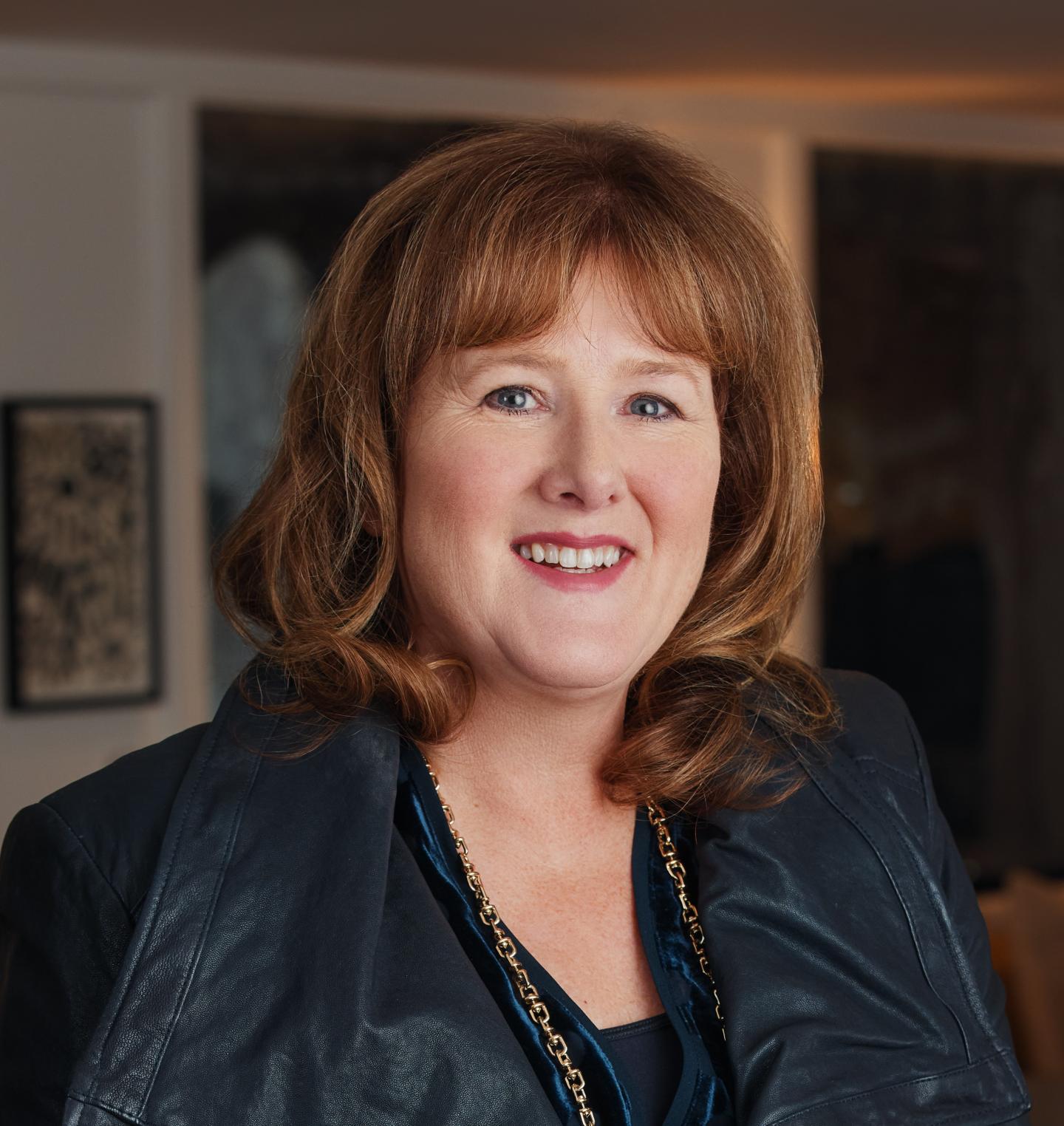 Sally Headshot_2022_4 (edited).jpg