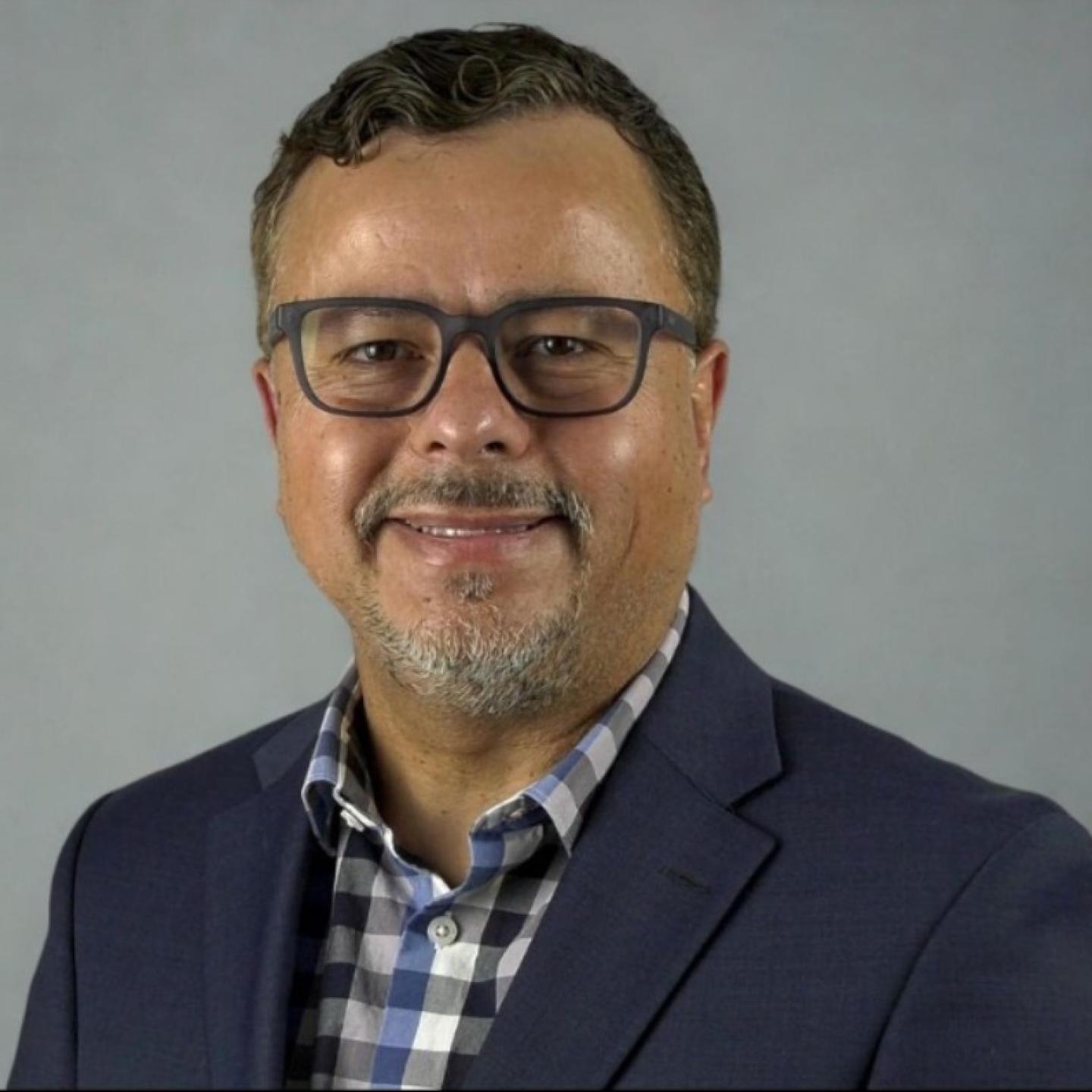 Headshot of Rolando Torres