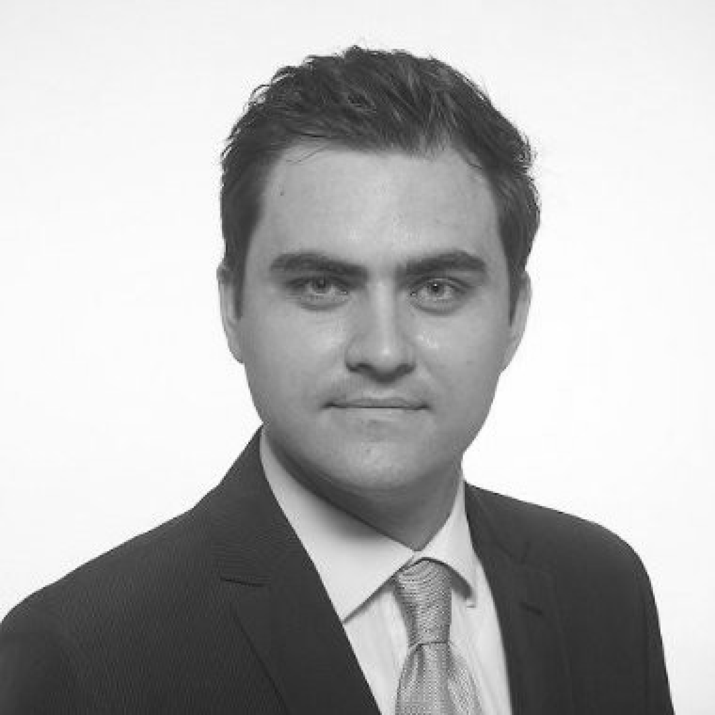 headshot of luri struts