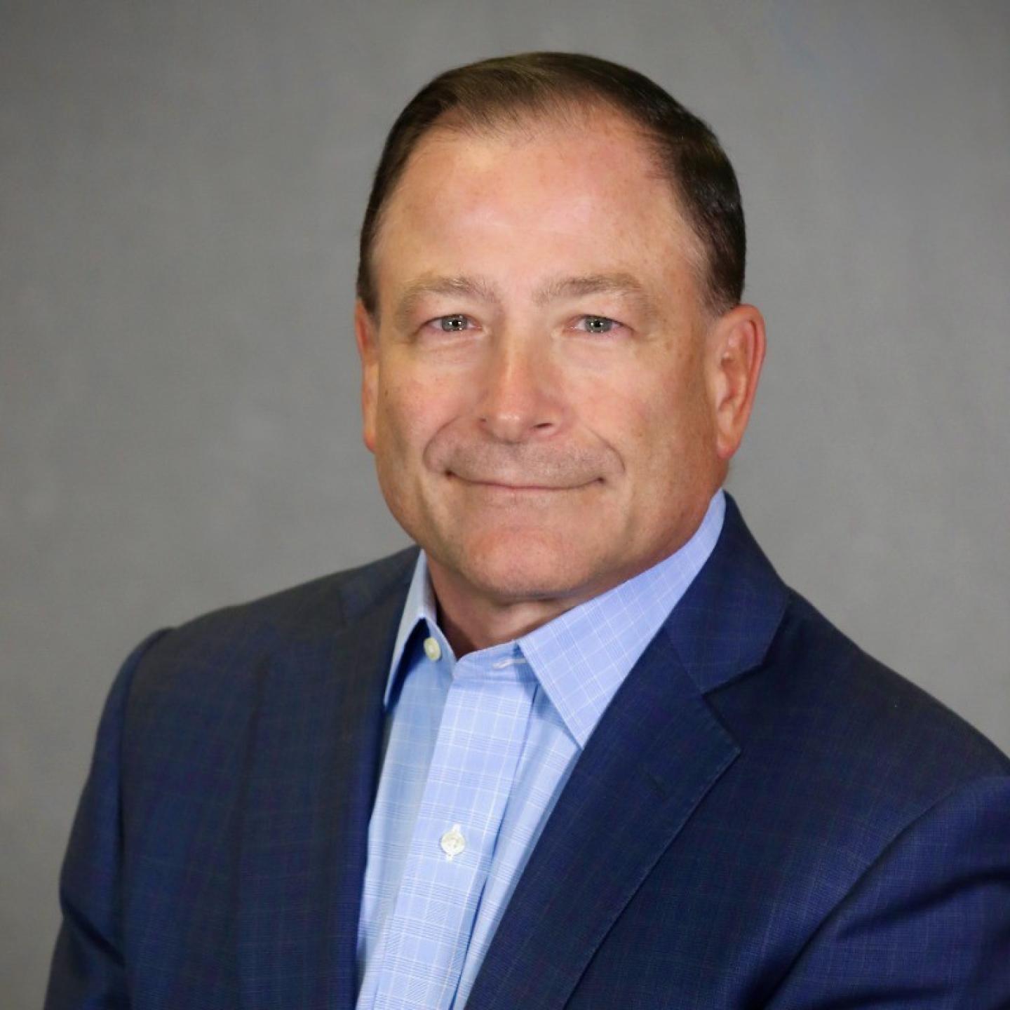 Steven Puckett headshot