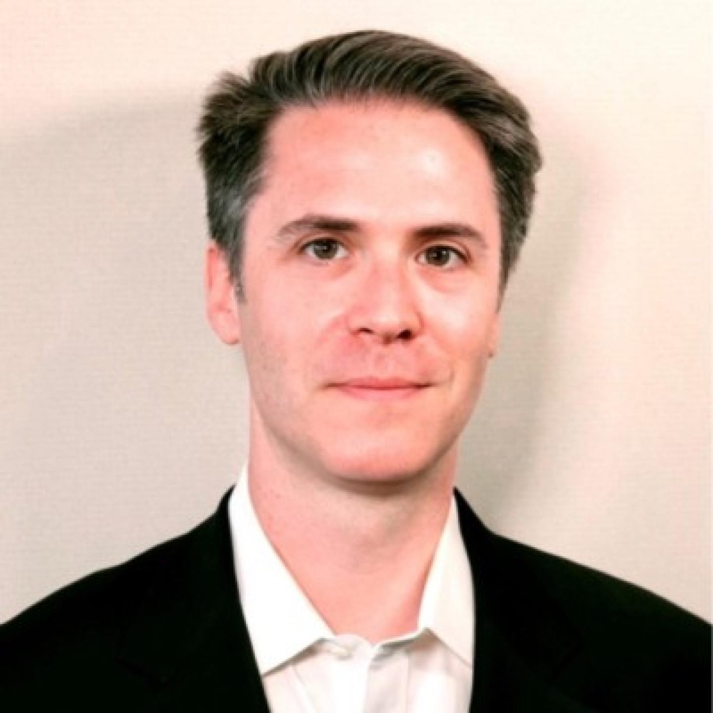 headshot of Oren Schmidt