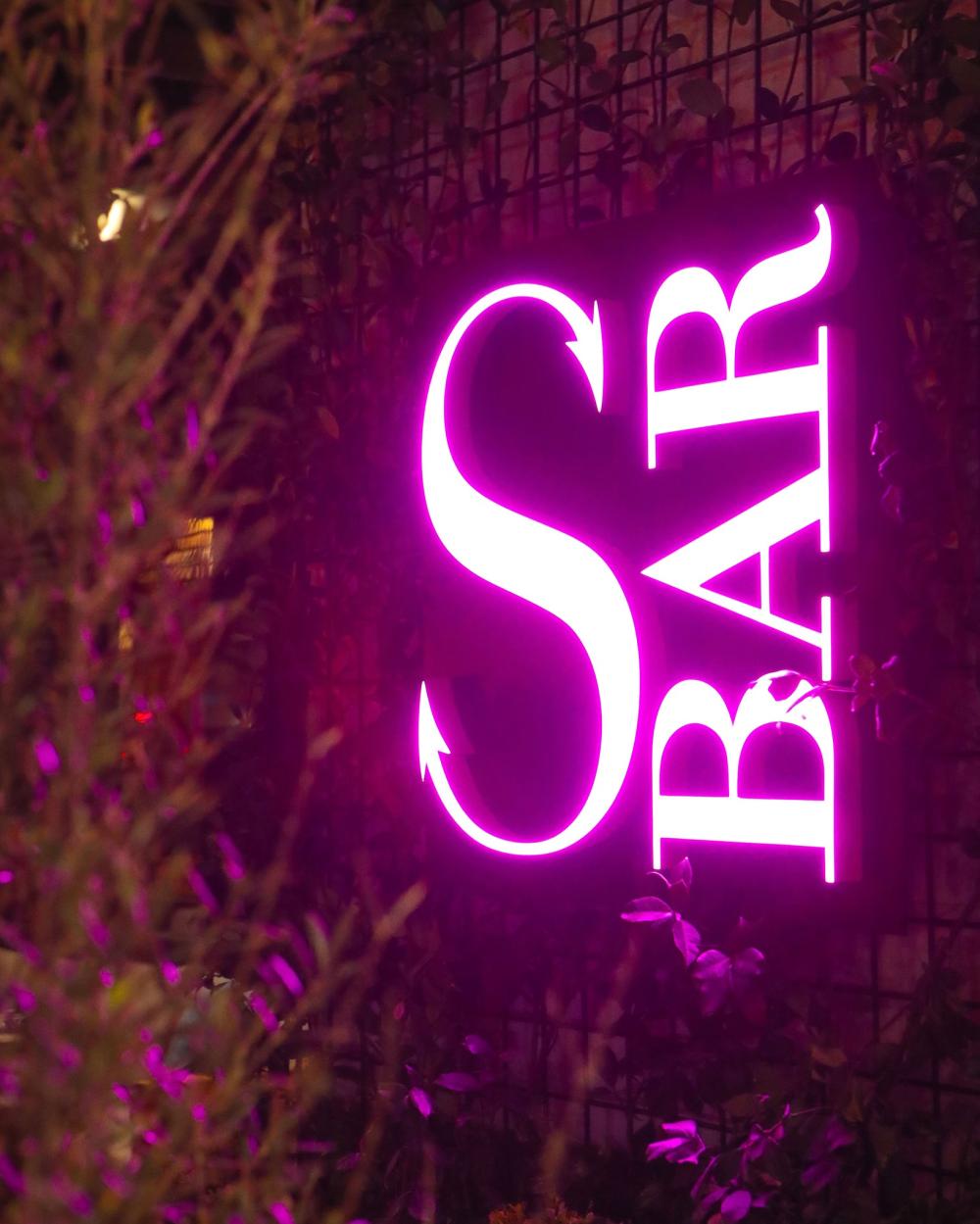 A picture of a neon sign.